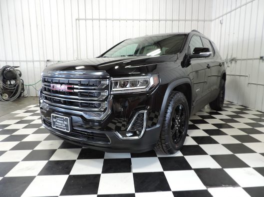 2023 GMC Acadia AT4 001