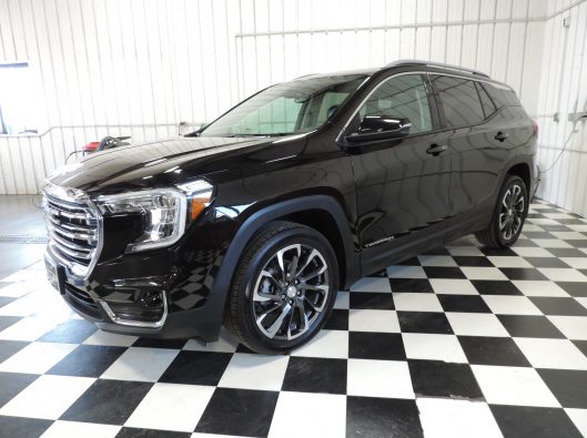 2022 GMC Terrain SLT Black 002