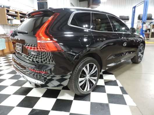 2022 Volvo XC60 Black 017