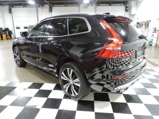 2022 Volvo XC60 Black 018