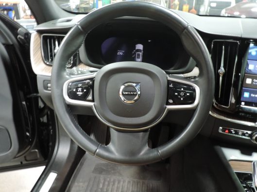 2022 Volvo XC60 Black 033