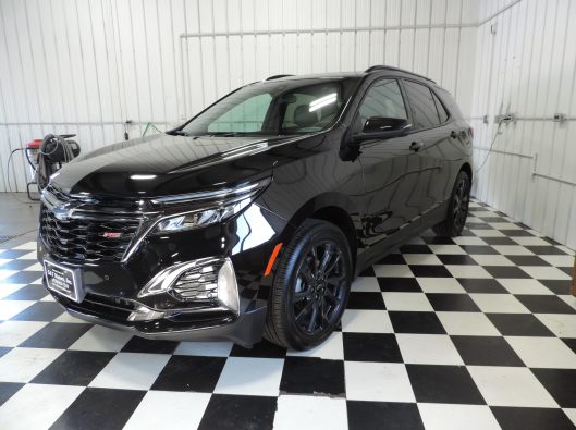 2023 Chev Equinox RS Black 002