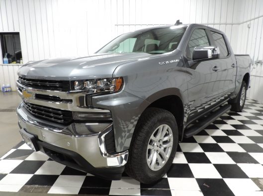 2019 Chev Silverado LT Silver 001