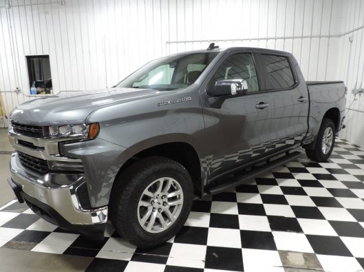 2019 Chev Silverado LT Silver 002