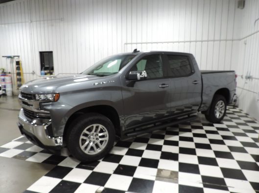 2019 Chev Silverado LT Silver 003