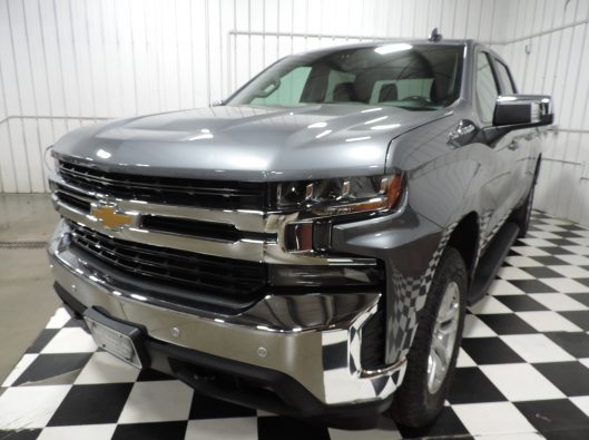 2019 Chev Silverado LT Silver 004