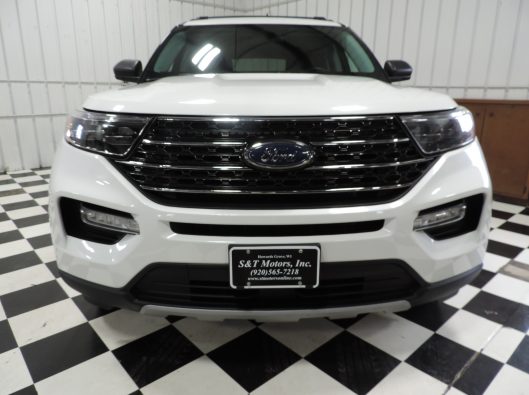 2022 Ford Explorer White 004