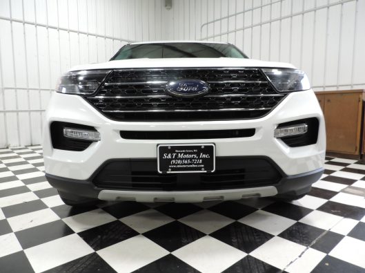 2022 Ford Explorer White 005