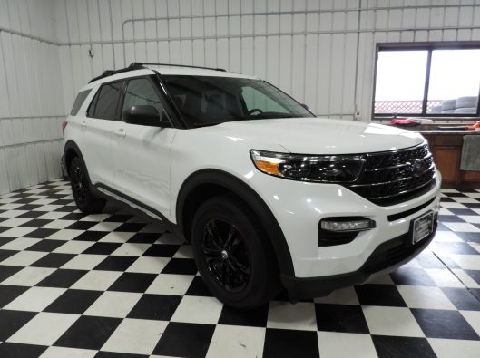 2022 Ford Explorer White 008