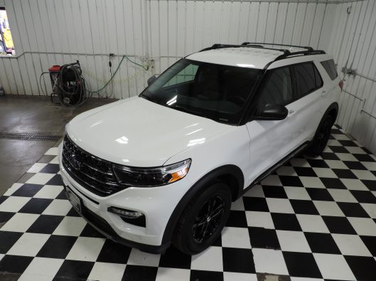 2022 Ford Explorer White 016