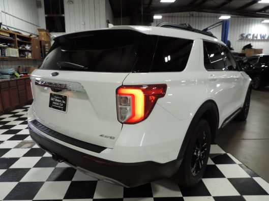 2022 Ford Explorer White 019