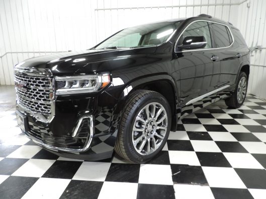 2023 GMC Acadia Denali Black 002