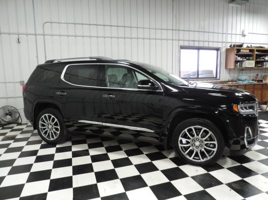 2023 GMC Acadia Denali Black 008