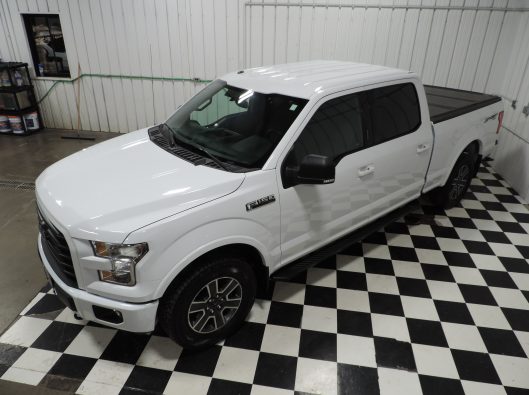 2016 Ford F150 Super Crew White 015