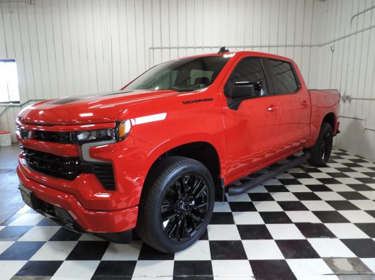 2023 Chev Silverado Ralley Edition Red 002