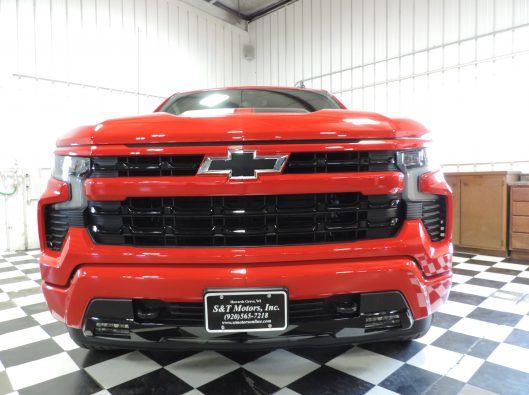 2023 Chev Silverado Ralley Edition Red 007