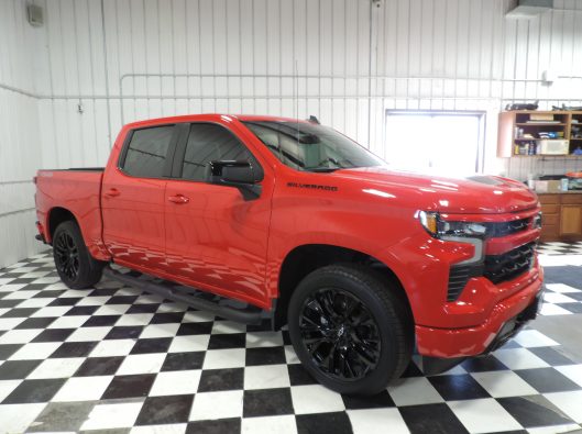 2023 Chev Silverado Ralley Edition Red 010