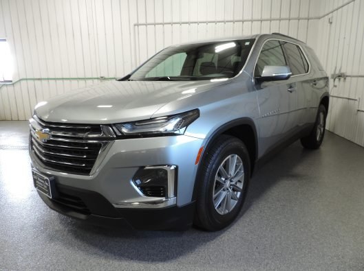 2023 Chev Traverse LT FWD 001