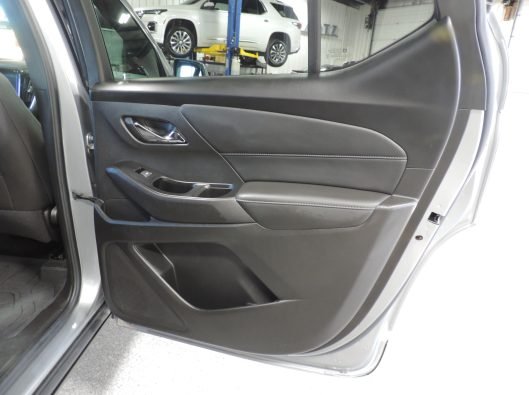2023 Chev Traverse LT FWD 018