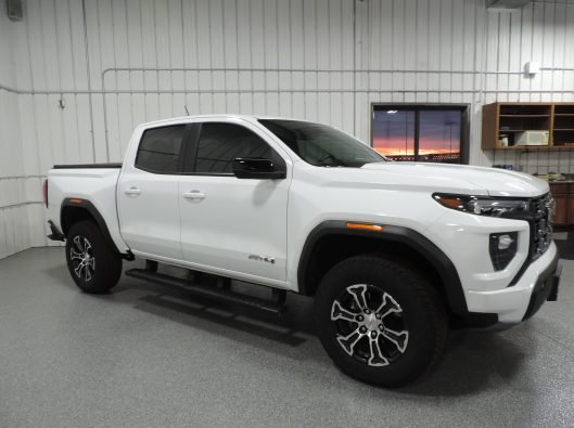 2024 GMC Canyon AT4 010