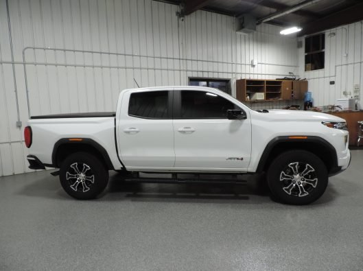 2024 GMC Canyon AT4 011