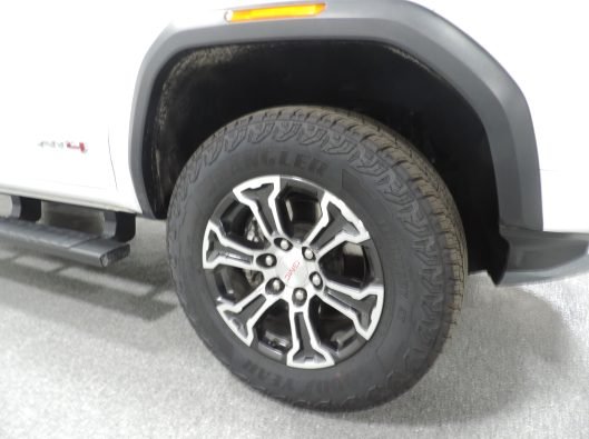 2024 GMC Canyon AT4 013
