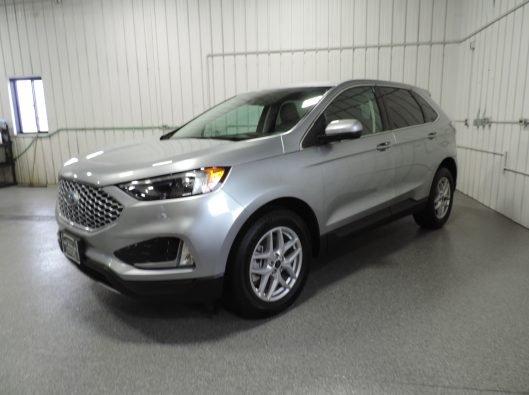 2024 Ford Edge SEL Silver 002