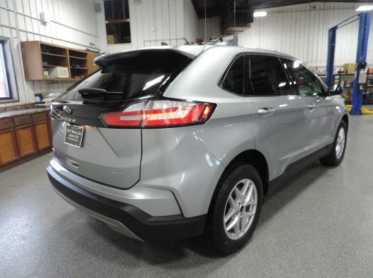2024 Ford Edge SEL Silver 020