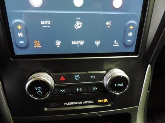 2024 Ford Edge SEL Silver 043