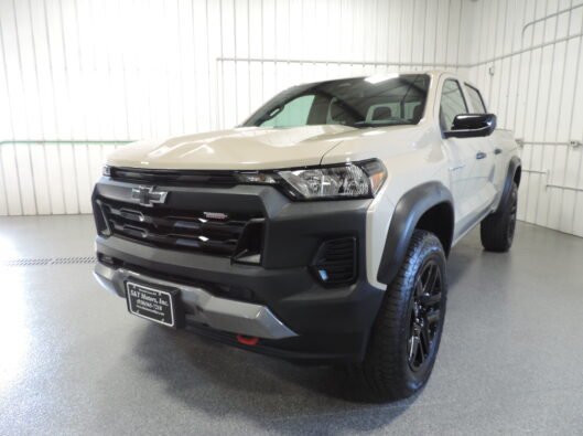 2023 Chev Colorado TrailBoss Tan 005