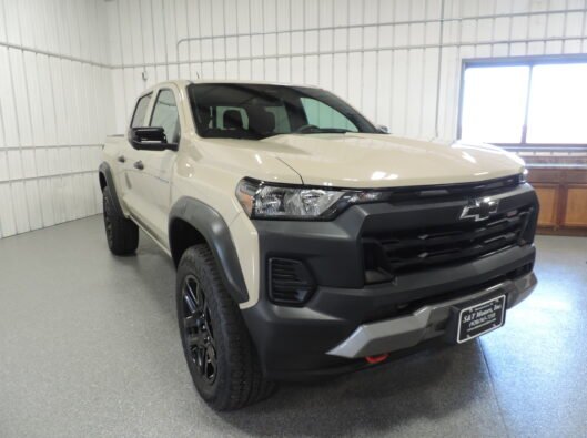 2023 Chev Colorado TrailBoss Tan 007