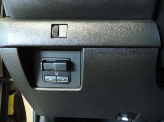 2023 Chev Colorado TrailBoss Tan 053