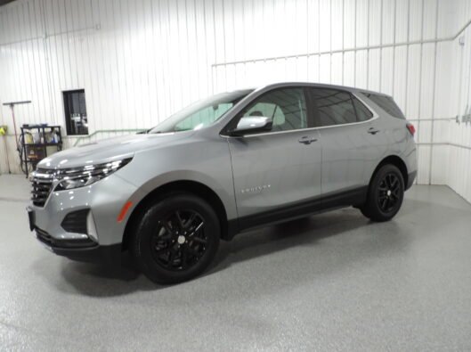 2023 Chev Equinox Gray 004