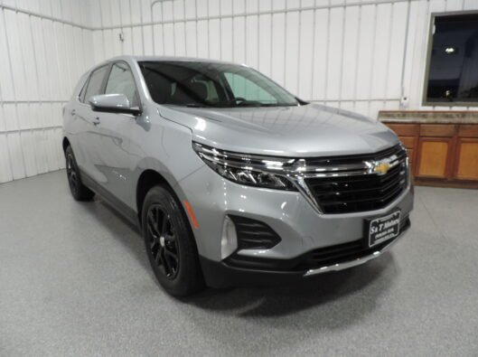 2023 Chev Equinox Gray 009