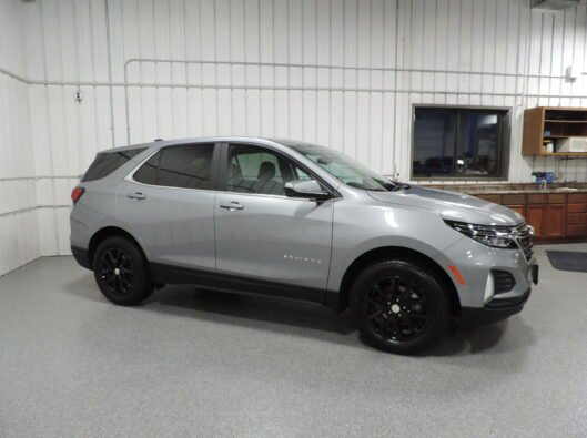 2023 Chev Equinox Gray 011