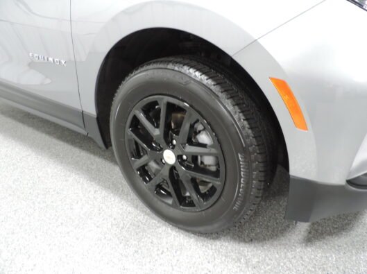 2023 Chev Equinox Gray 013
