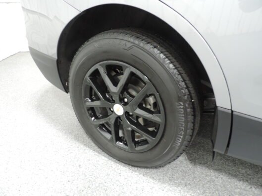 2023 Chev Equinox Gray 014