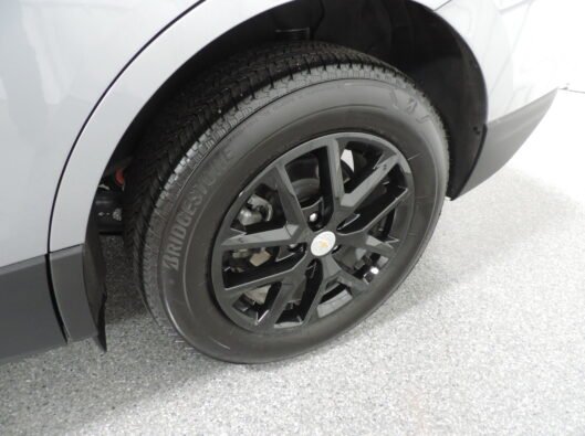 2023 Chev Equinox Gray 016