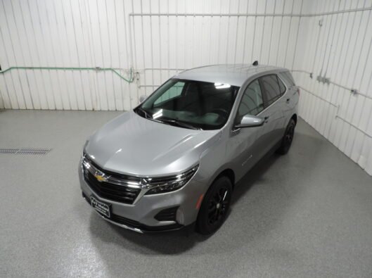 2023 Chev Equinox Gray 017