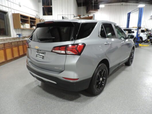 2023 Chev Equinox Gray 019