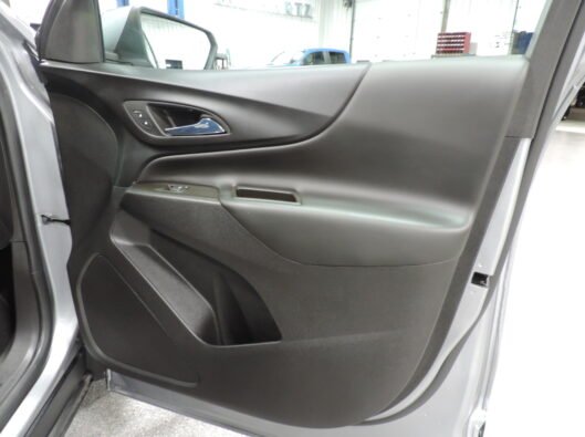 2023 Chev Equinox Gray 022