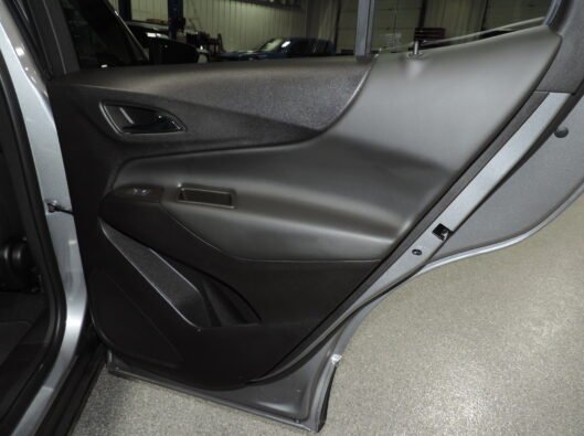 2023 Chev Equinox Gray 025