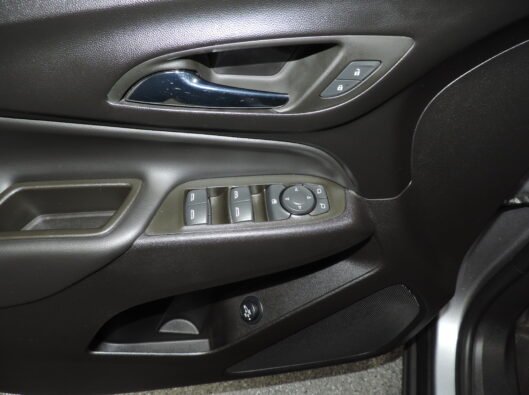 2023 Chev Equinox Gray 032