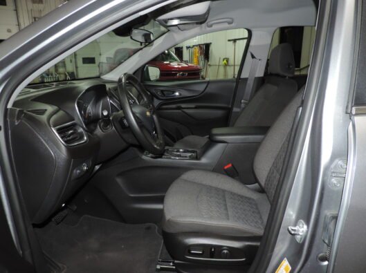 2023 Chev Equinox Gray 033