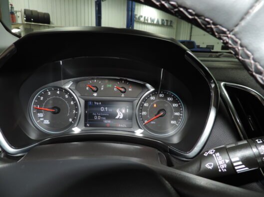 2023 Chev Equinox Gray 038