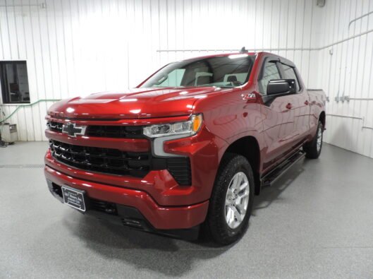 2023 Chevrolet Silverado Burgandy 001