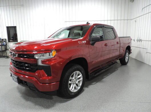 2023 Chevrolet Silverado Burgandy 002