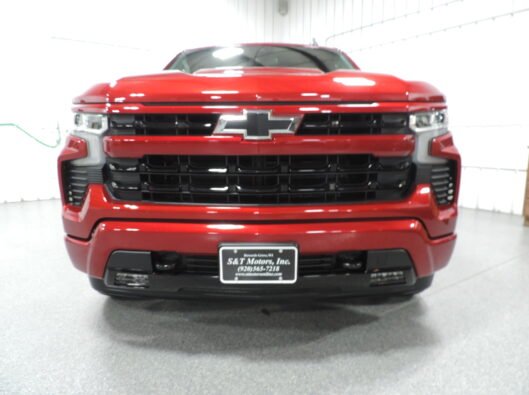 2023 Chevrolet Silverado Burgandy 006