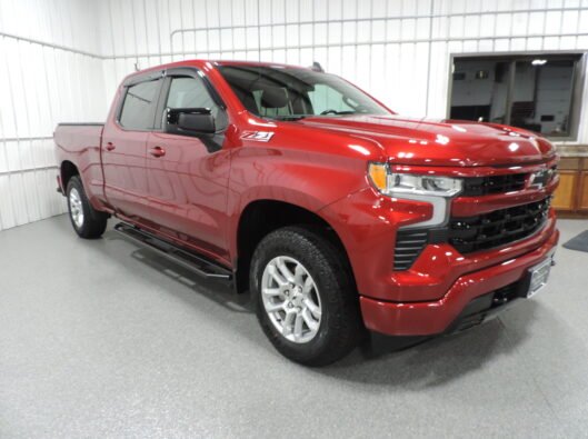 2023 Chevrolet Silverado Burgandy 009