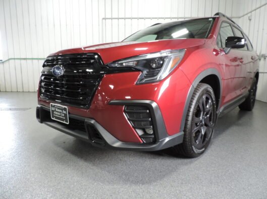 2023 Subaru Ascent Burgandy 004